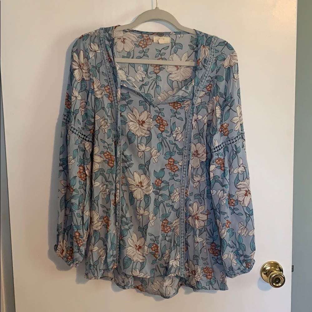 Balloon sleeve floral top